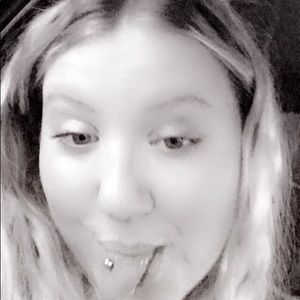 Meet your Posher, Ella